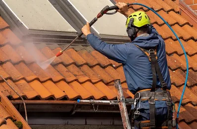 Démoussage et hydrofuge de toiture à Agel